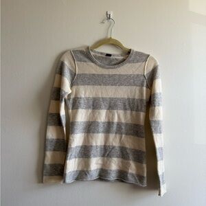 GAP Gray and Cream Cashmere Sweater